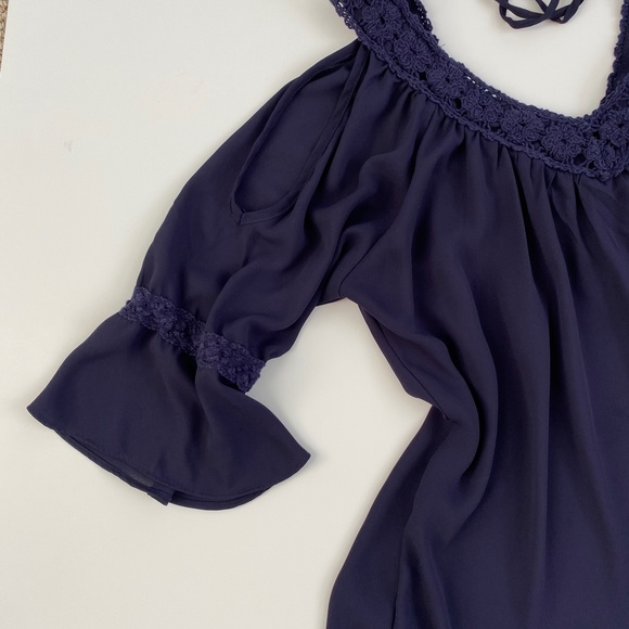 Charming Charlie Cold Shoulder Boho Top - Size Medium - Picture 3 of 4